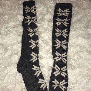 Grey and cream bow pattern boot socks